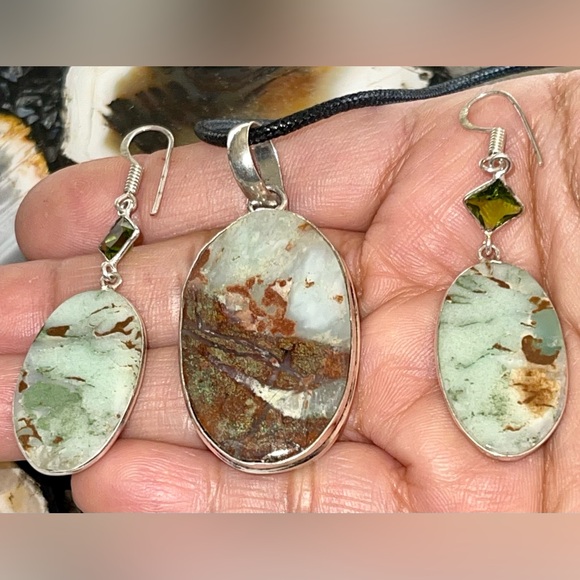 Chrysoprase Pendant & Earrings Set - Picture 6 of 17